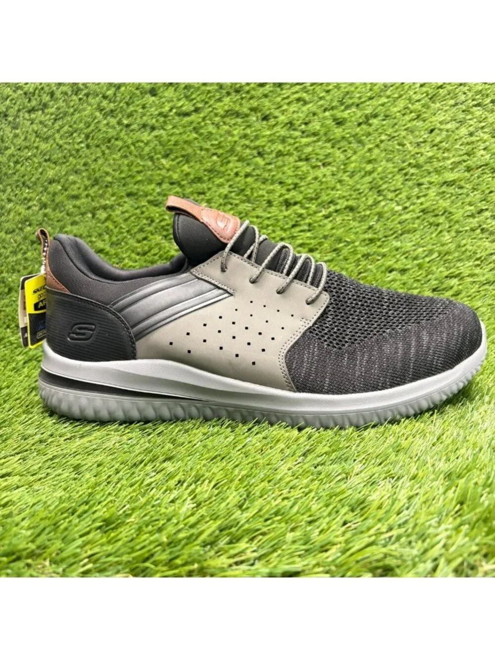 Skechers Delson 3.0 Cicada Mens Size 12E Black Athletic Running Shoes Sneakers